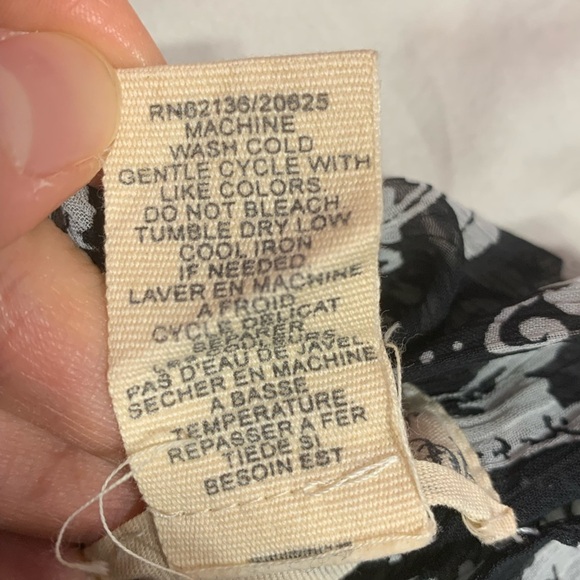 Gorgeous VTG Guess blouse - S - Picture 3 of 11